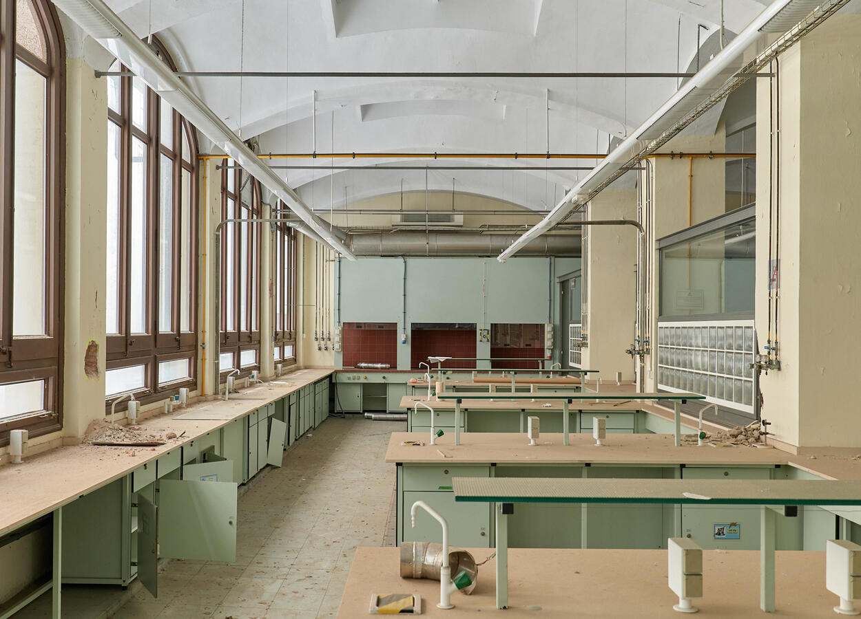 EscIndustrial05